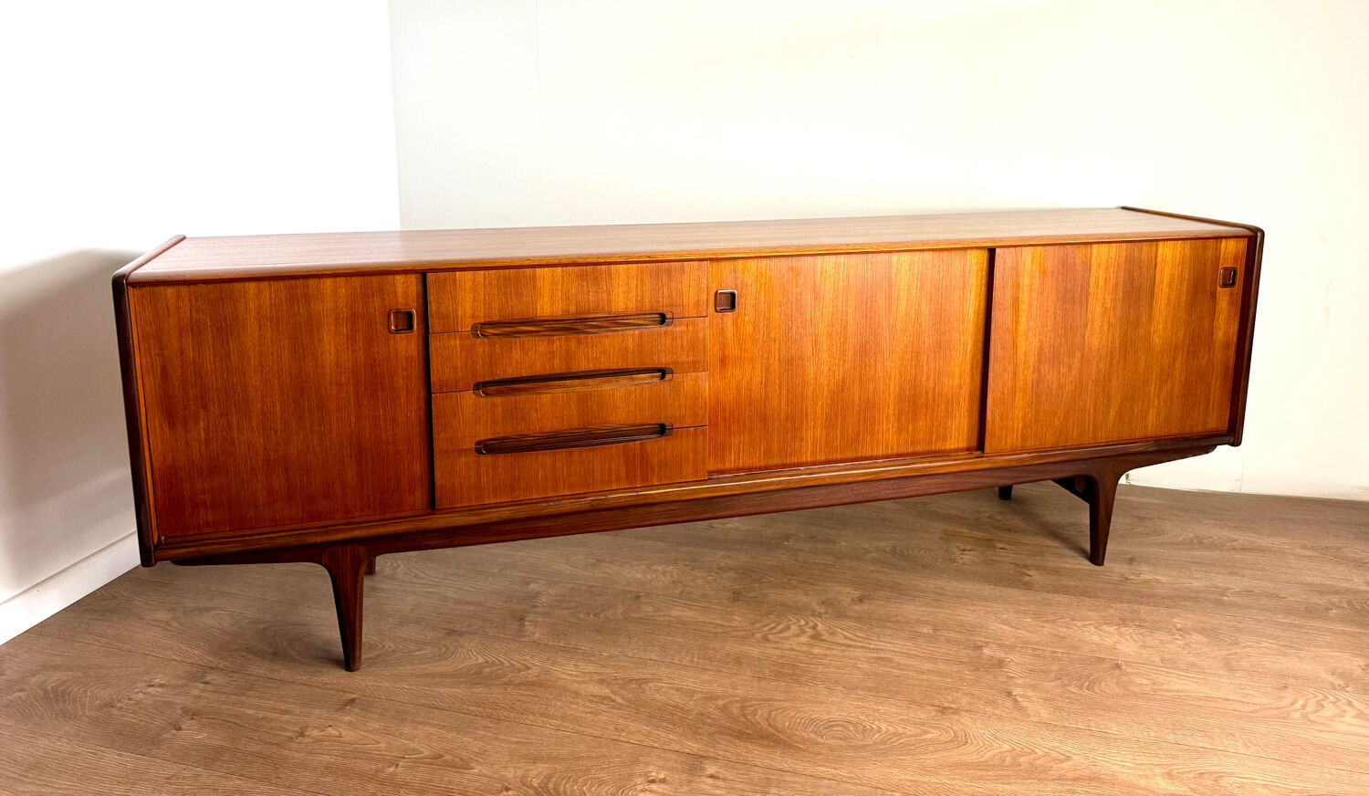 Simat french sideboard