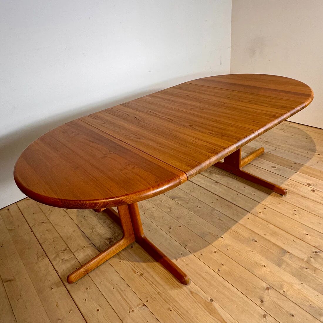 Table à manger ronde extensible en teck, années 1960