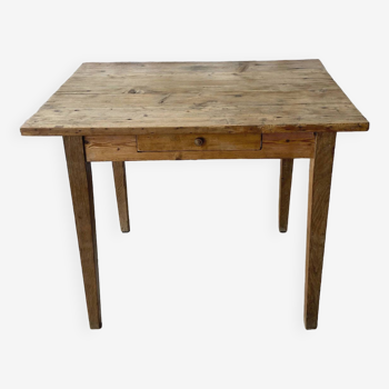 Pine table