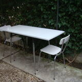 Ancient formica table and chairs
