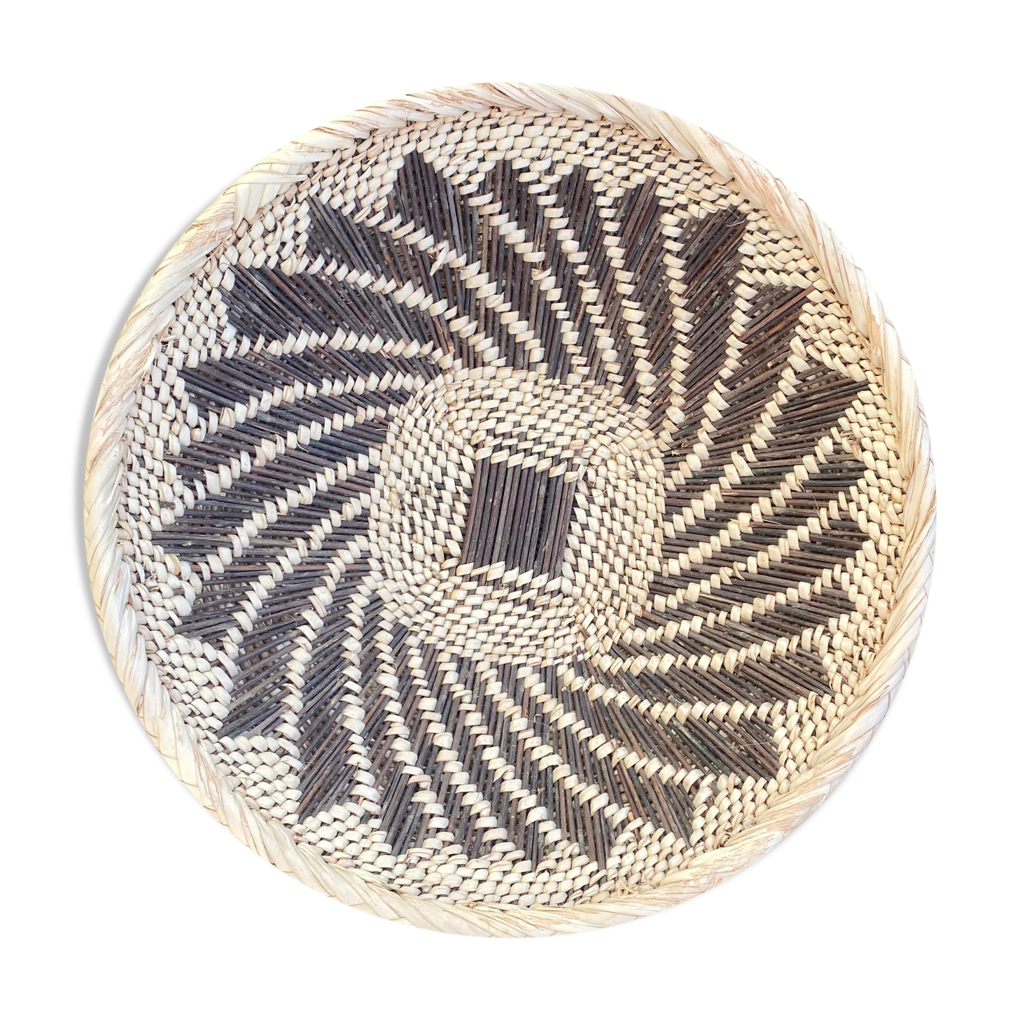 Handmade African Batonga basket in Zimbabwe