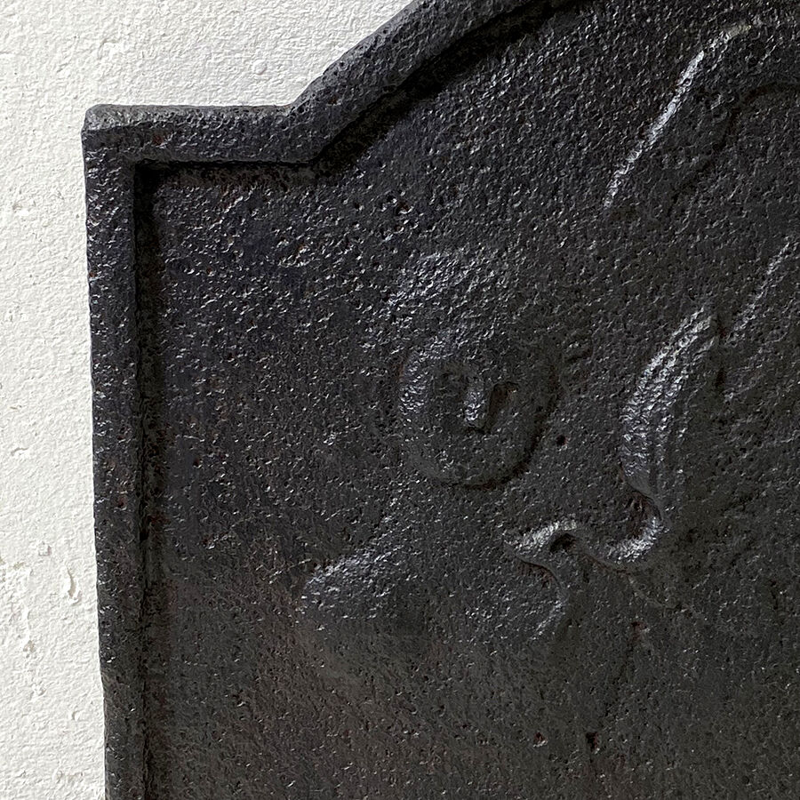 Plaque de cheminée en fonte