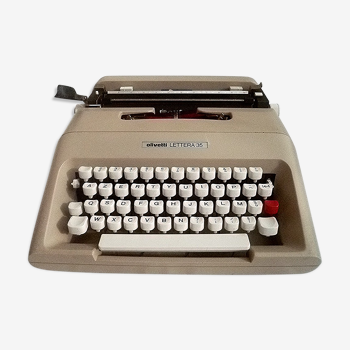 Machine a écrire Olivetti lettera 35