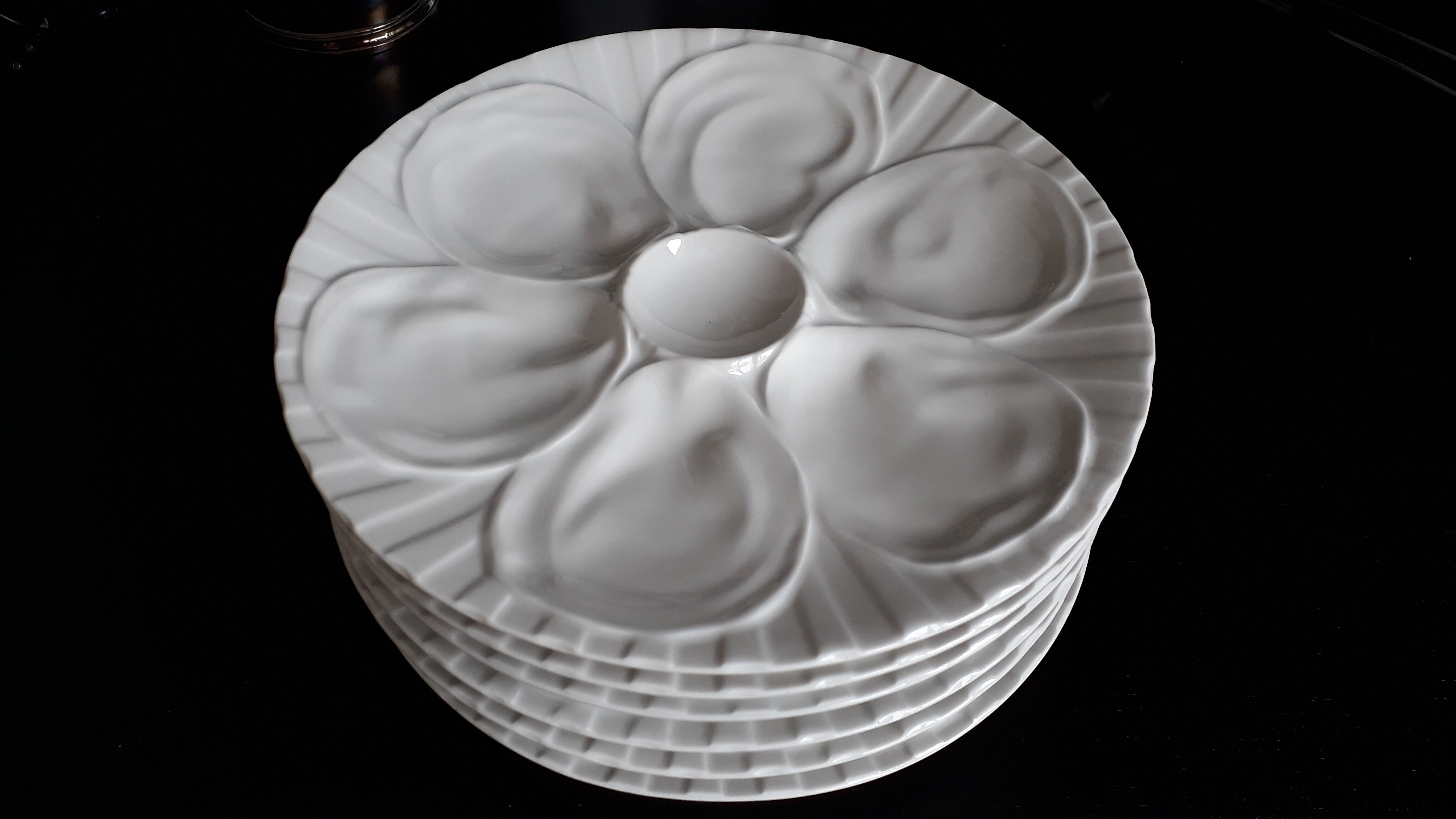 6 Pillivuyt 'Vendôme' model oyster plates