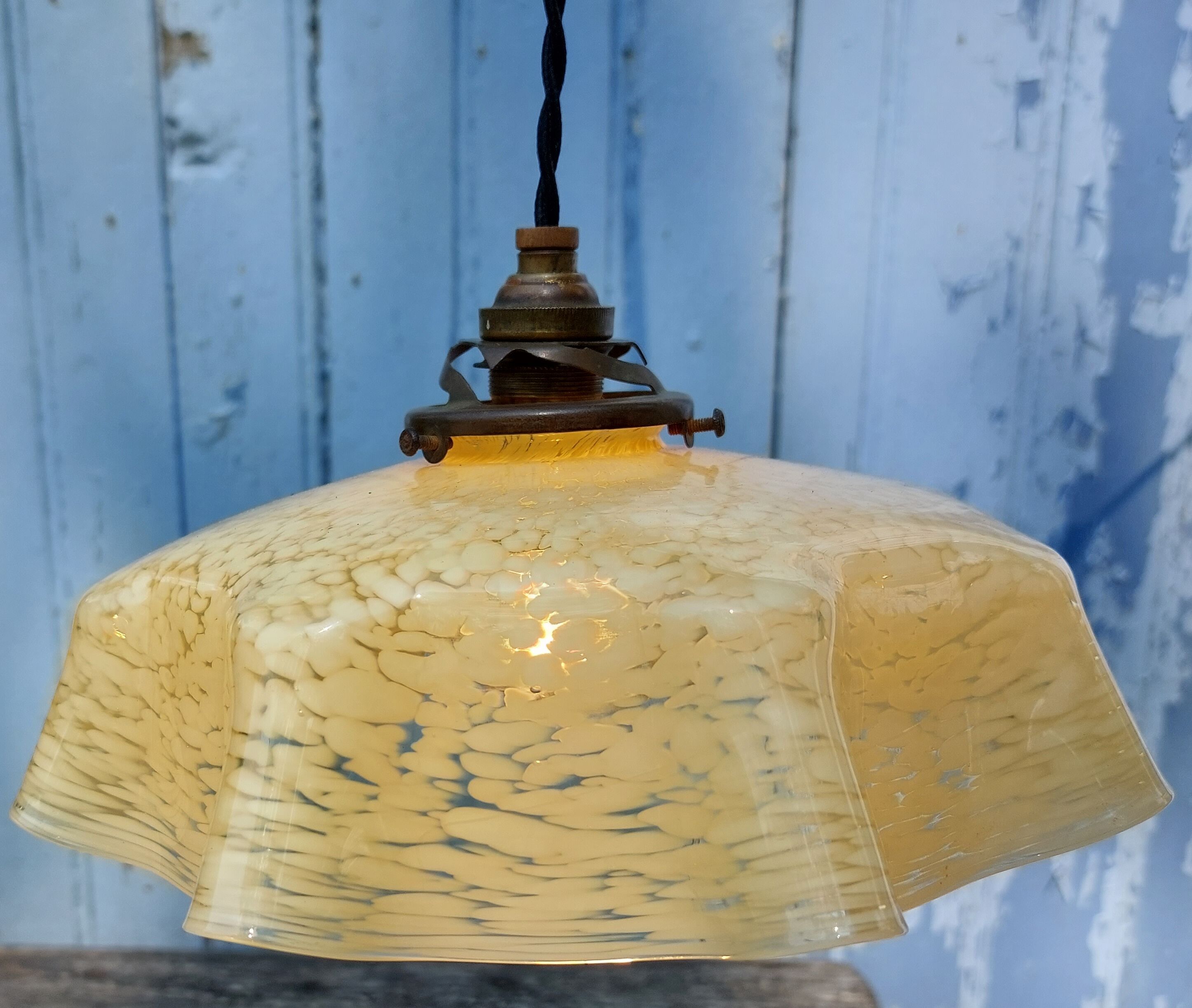 Yellow clichy glass suspension