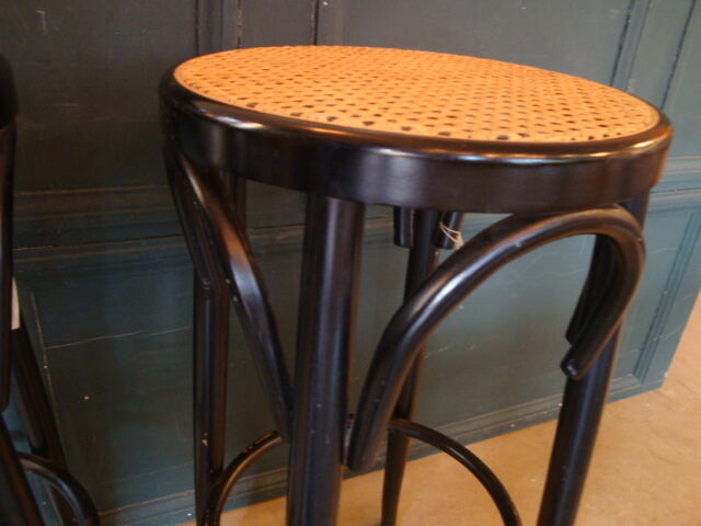Bar stool