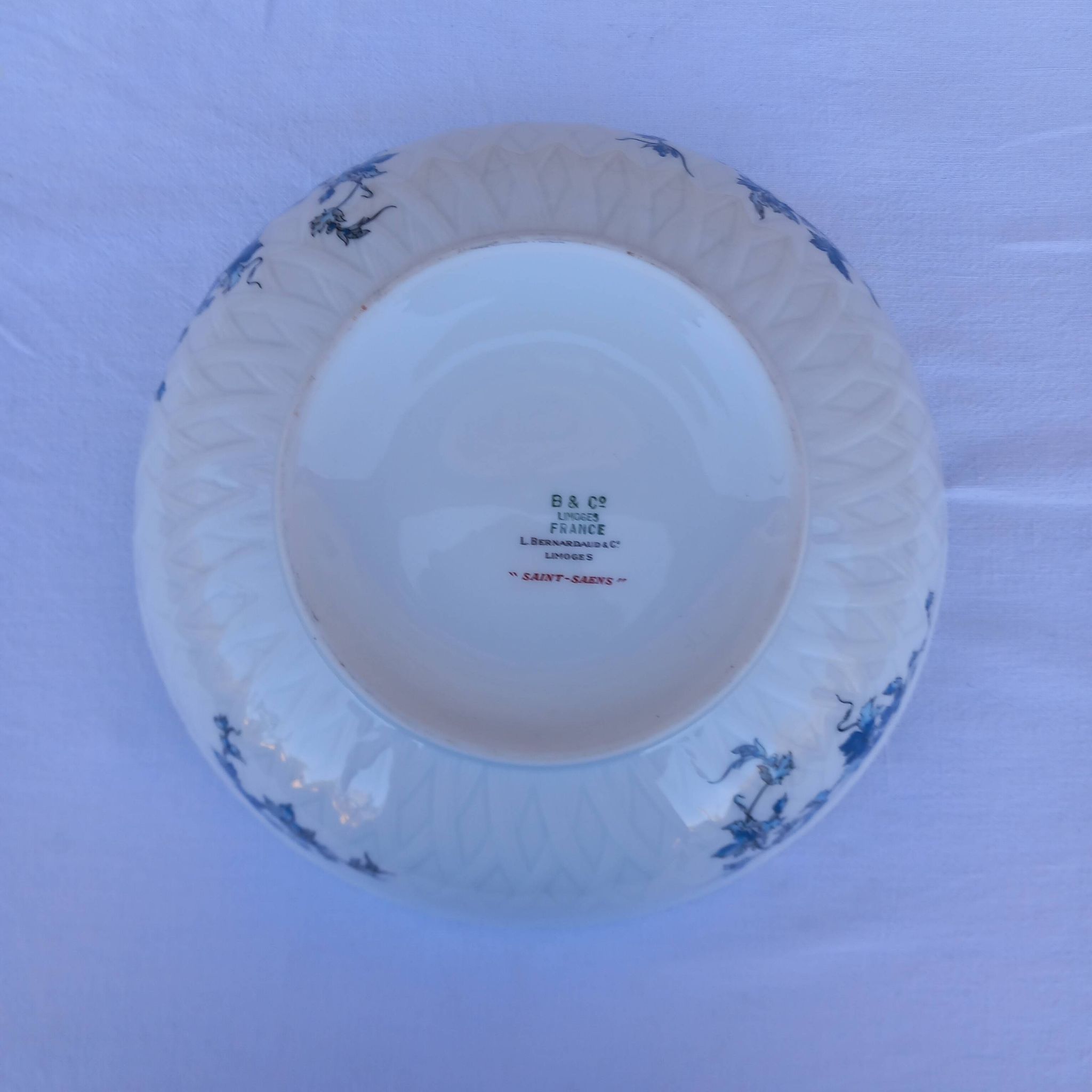 Limoges Bernardaud porcelain salad bowl - Saint Saens model - 1970s