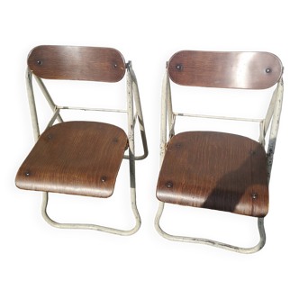 Paire de chaises pliantes modèle Bienaise des frères  Nelson datant des années 30.