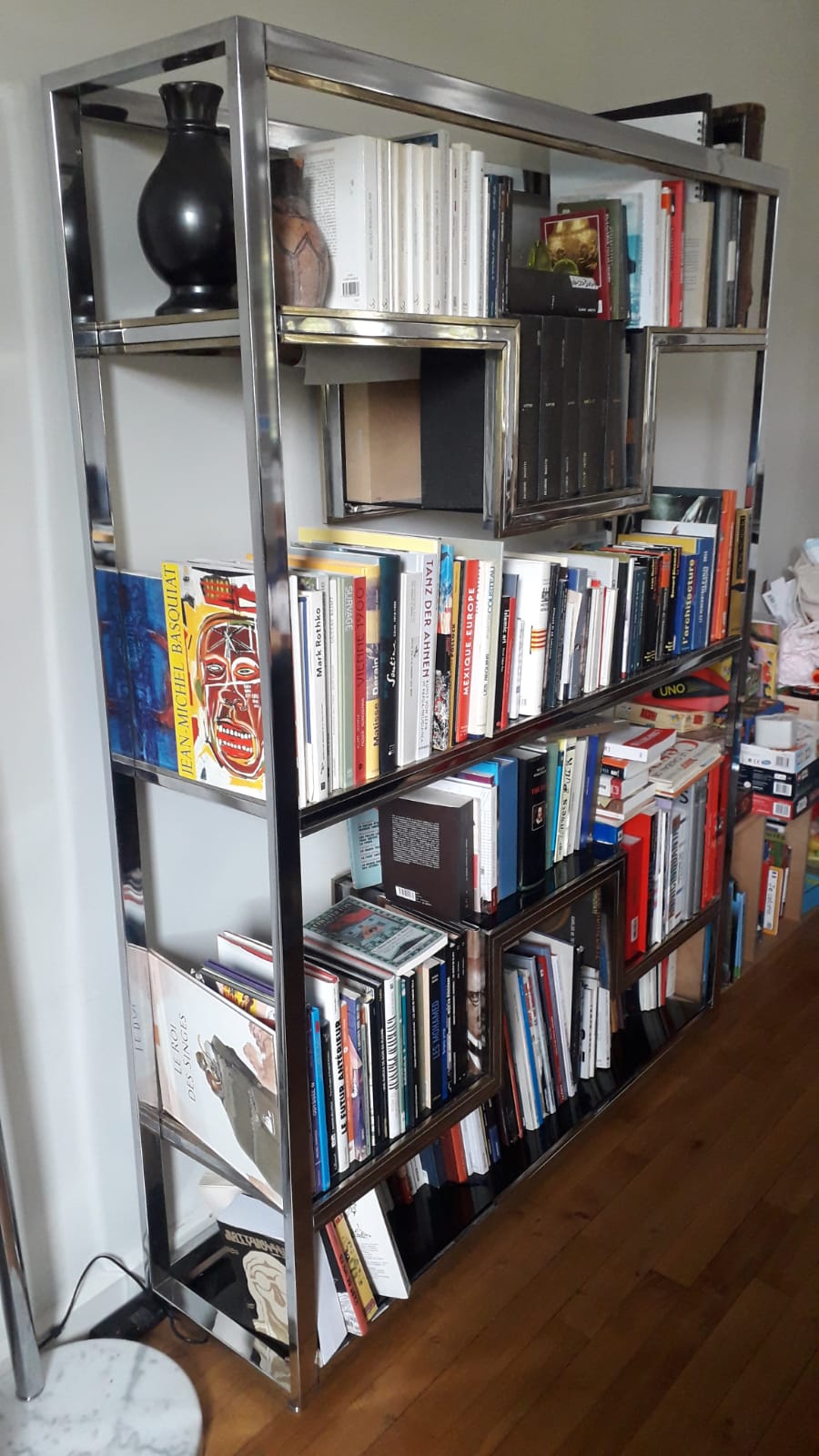 Bibliothèque à étagères des années 70 en métal chromé et doré