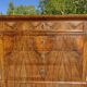 Commode en noyer et ronce de noyer style Louis Philippe