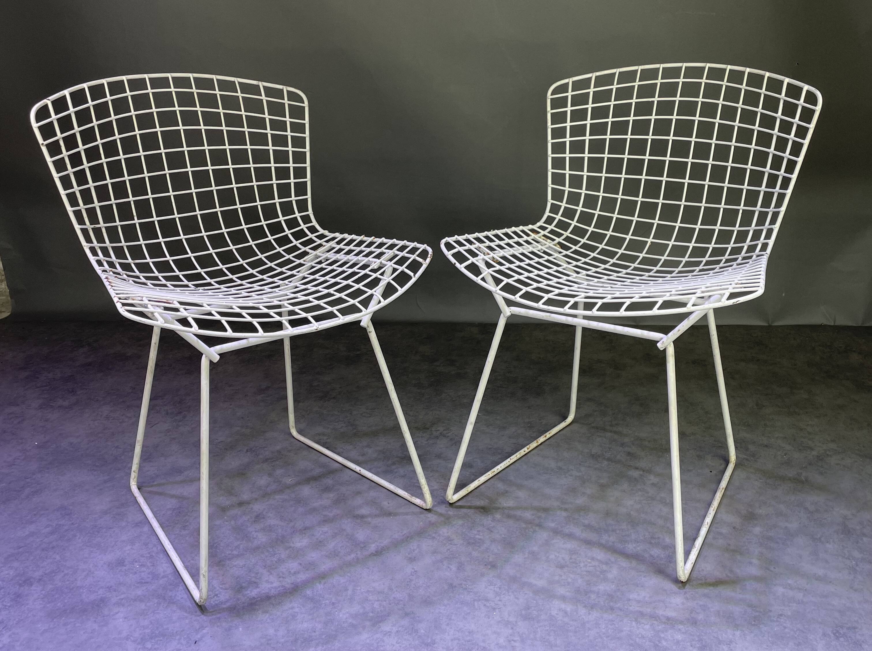 Pair of Bertoïa chairs
