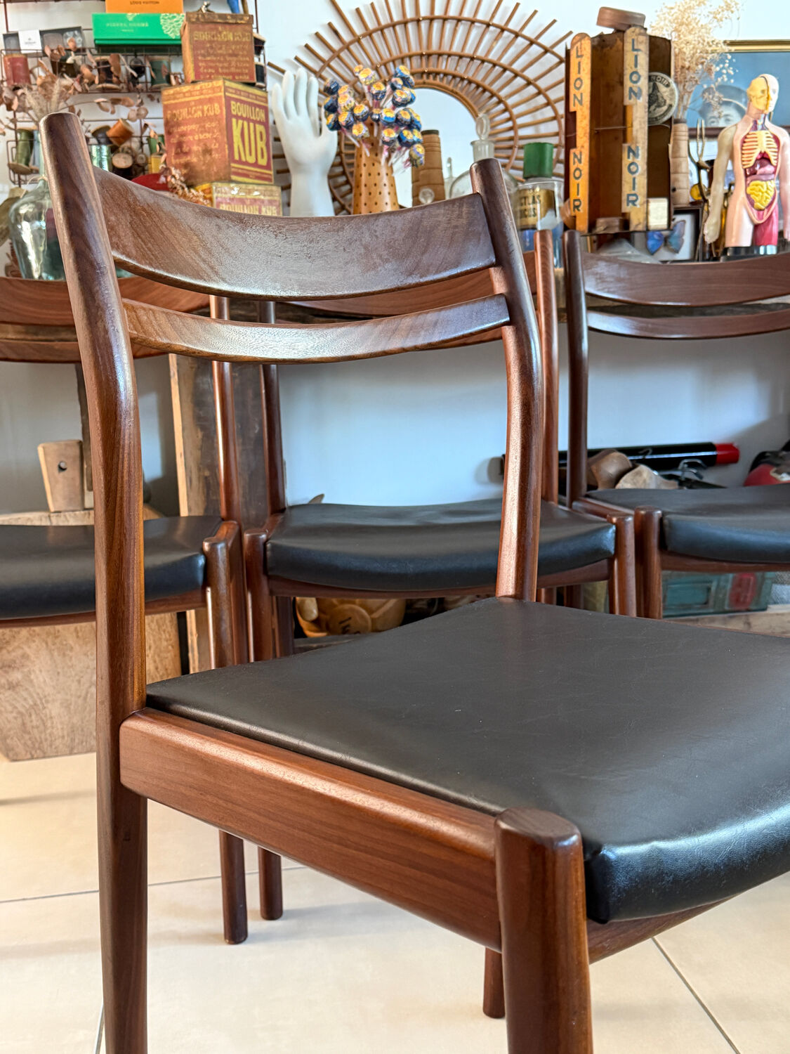 Set of 4 Mid-Century chairs – Gessef (Italy)