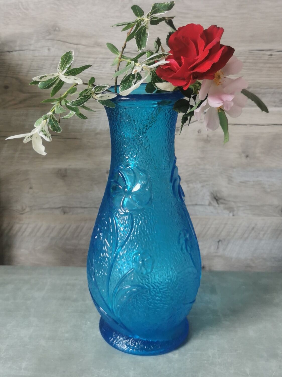 Italy molded glass vase