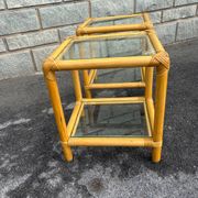 Paire de tables d’appoint en rotin et verre – style vintage années 70