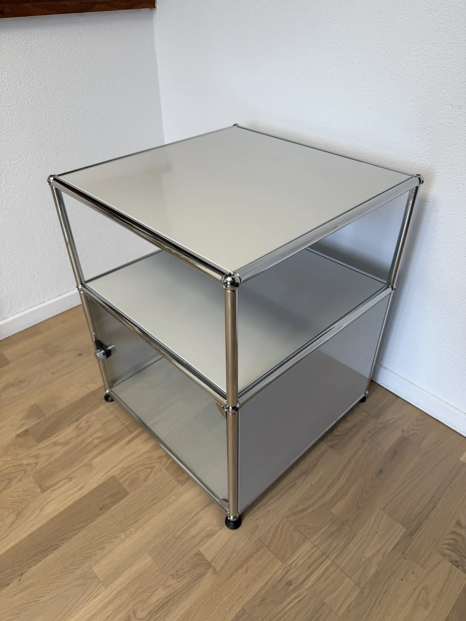 Meuble d’appoint USM Haller en Gris Clair