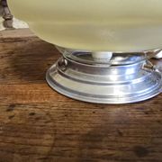 Vintage table lamp Globe saucer in frosted yellow glass with a trim.