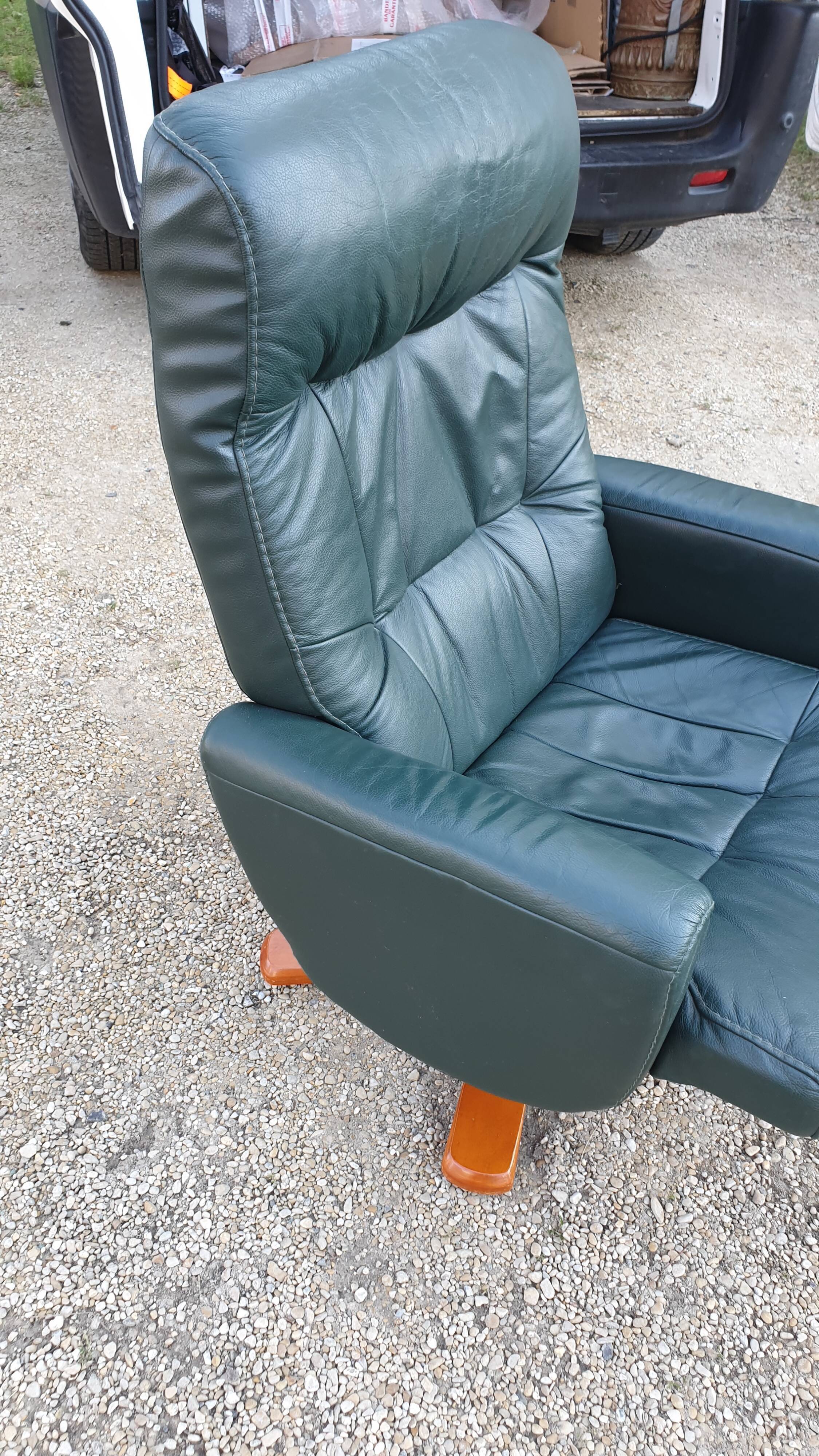 Reclining relaxing chair