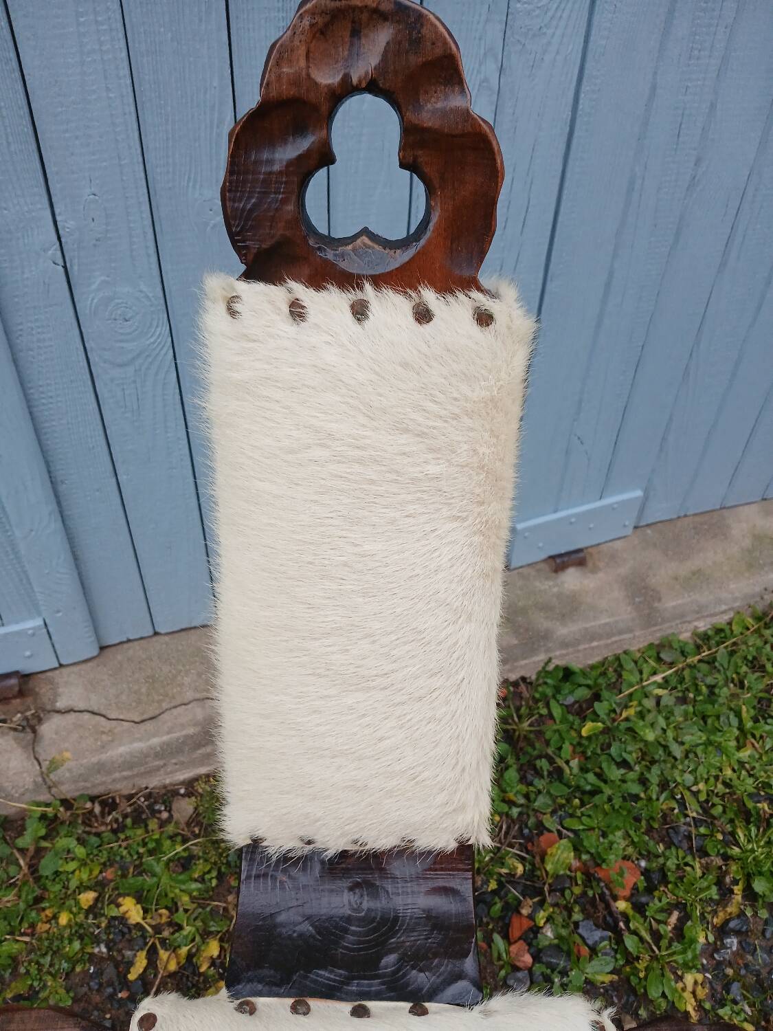 Tripod chair/stool in wood and goatskin