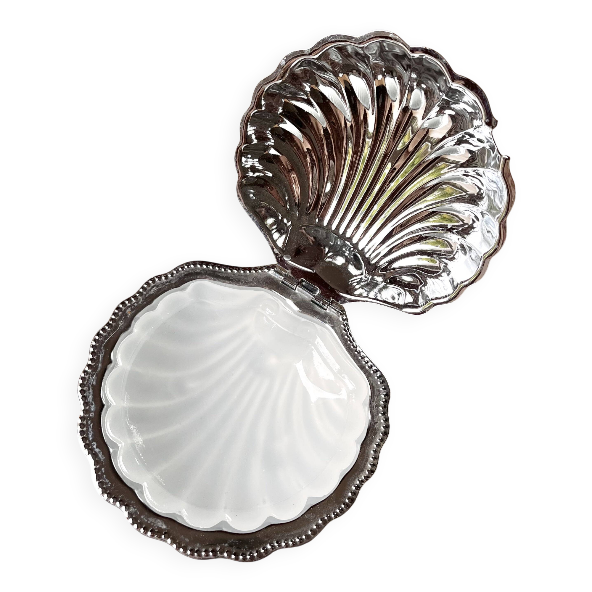 Shell butter dish