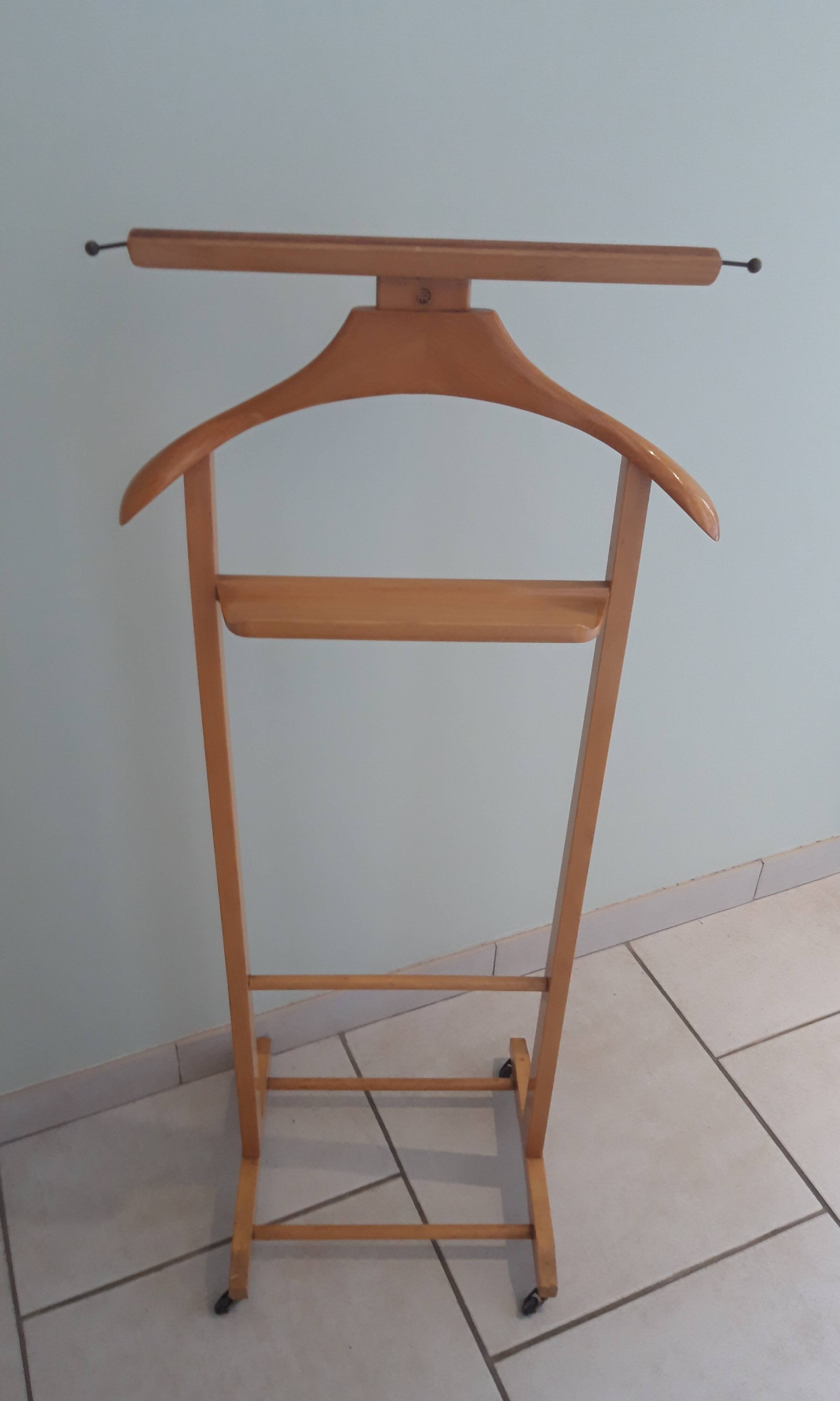 Fratelli Reguitti valet stand