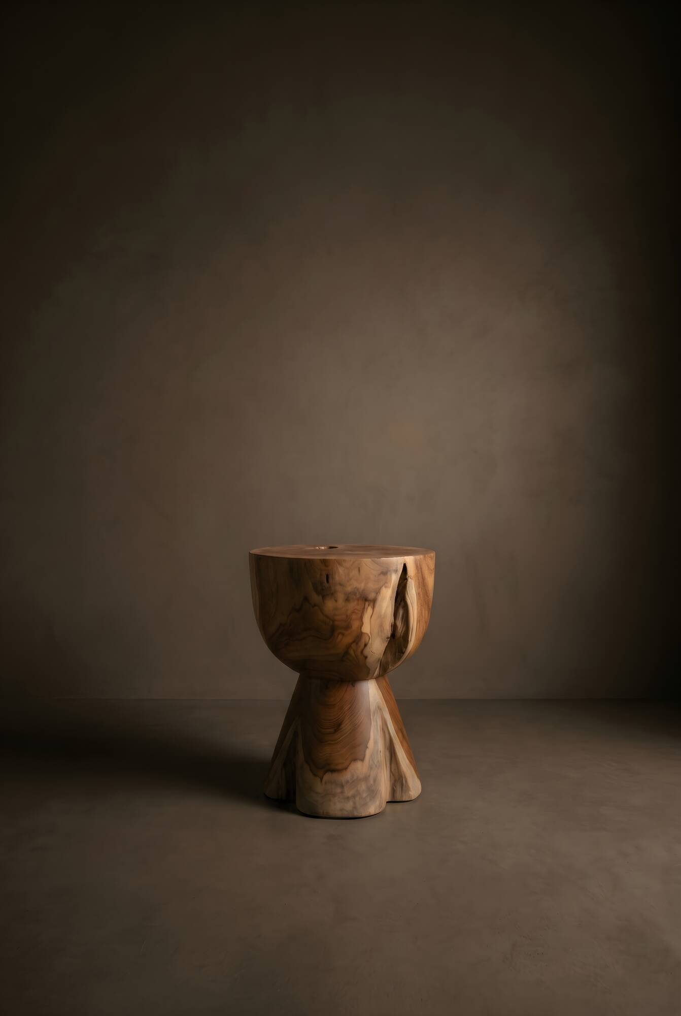 MIRA stool in hand-carved solid recycled teak