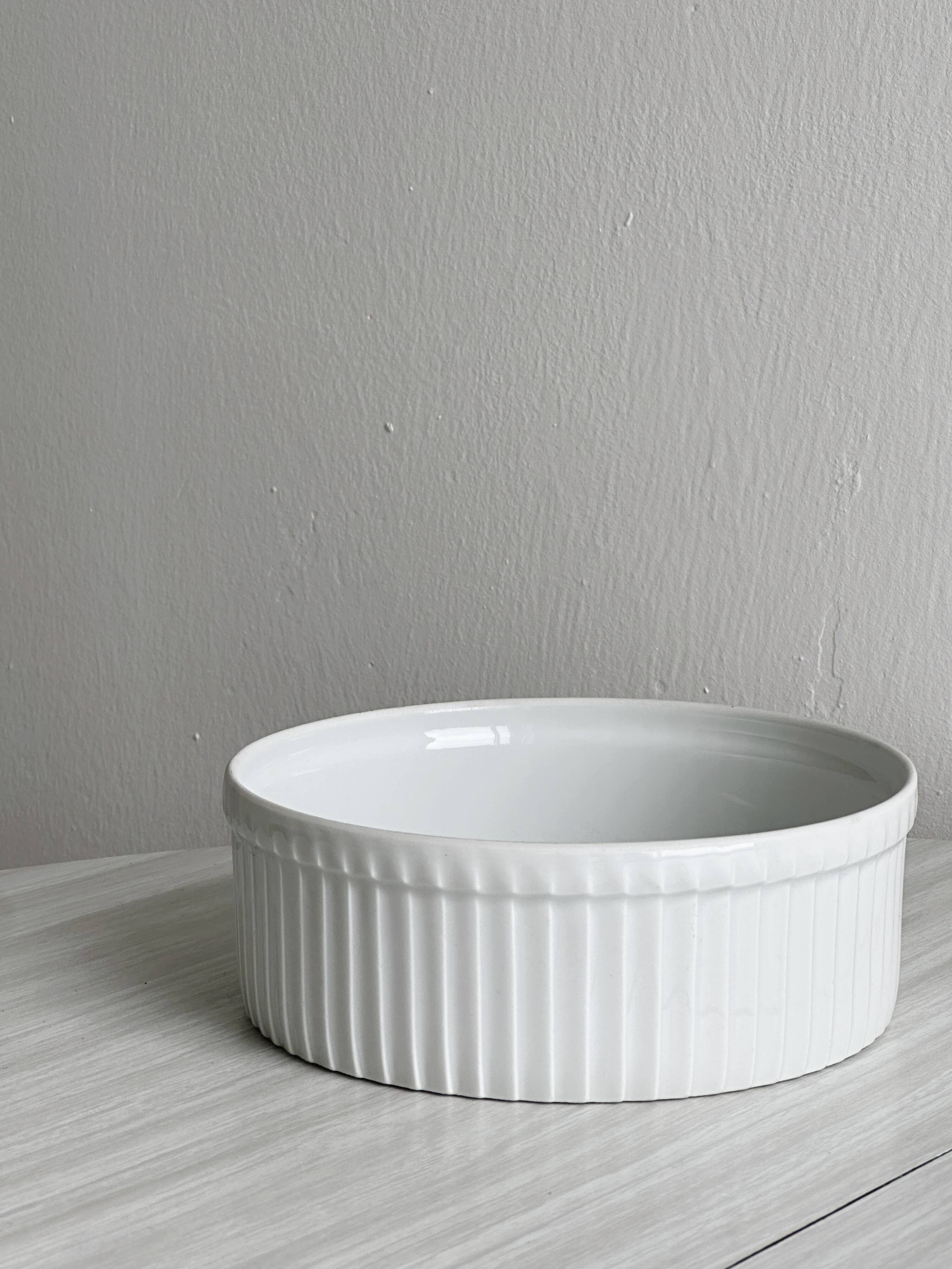 White hollow dish in Pillivuyt porcelain