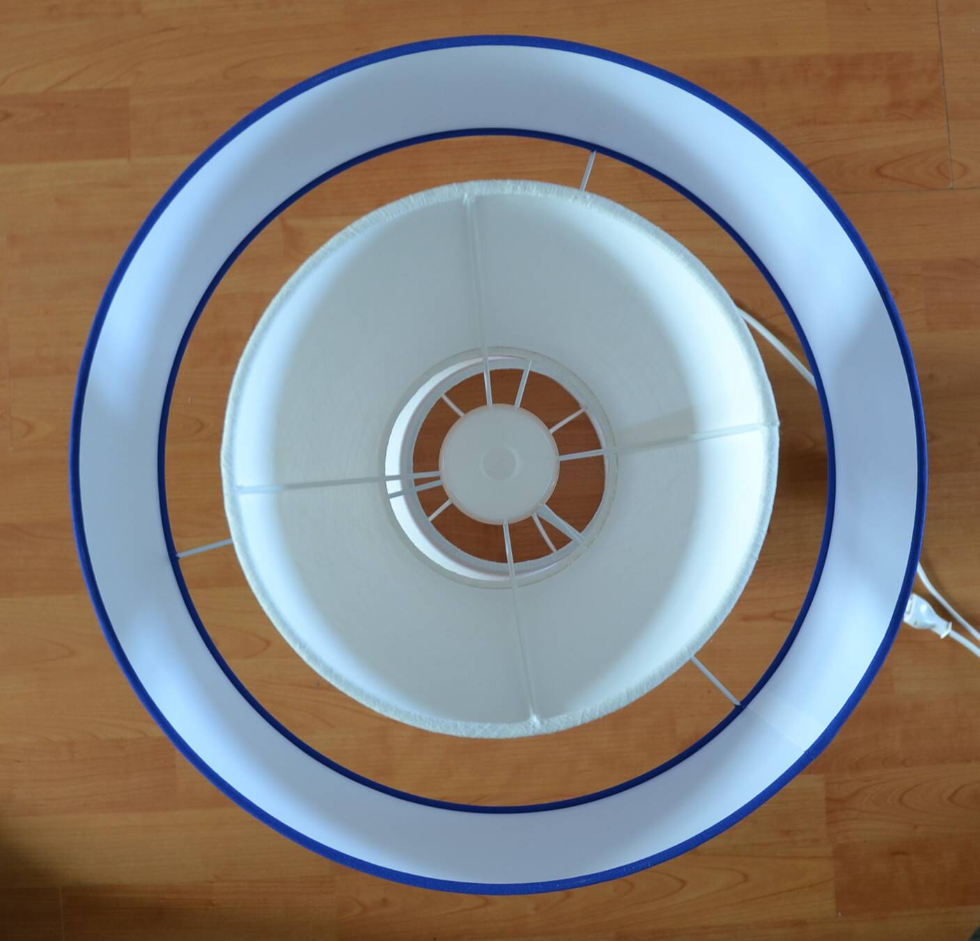 Lampe de meuble Lamp'cône Bleu de Klein