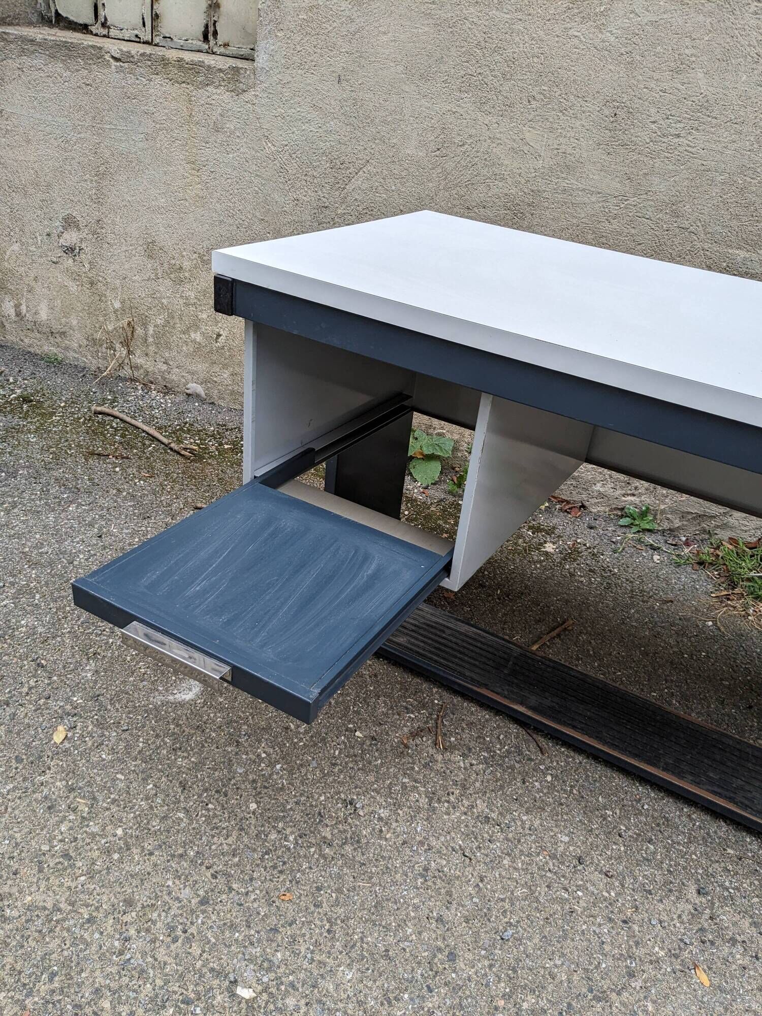 retro desk (industrial/school style from the 60s-70s)