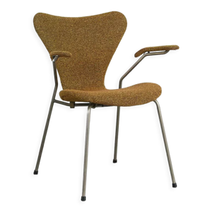 fauteuil 3207 par Arne