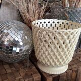 Cache pot en plastique dur