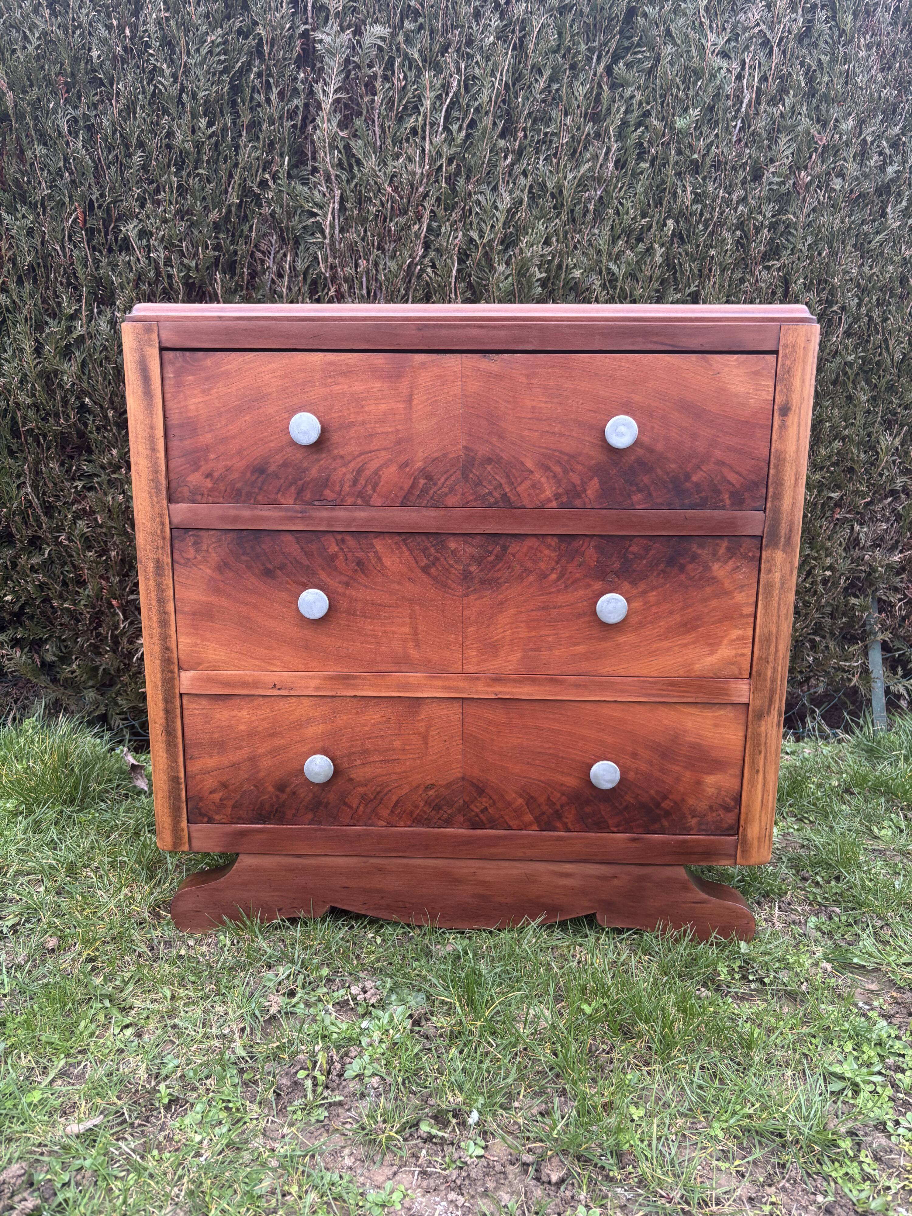 Art Deco chest of drawers