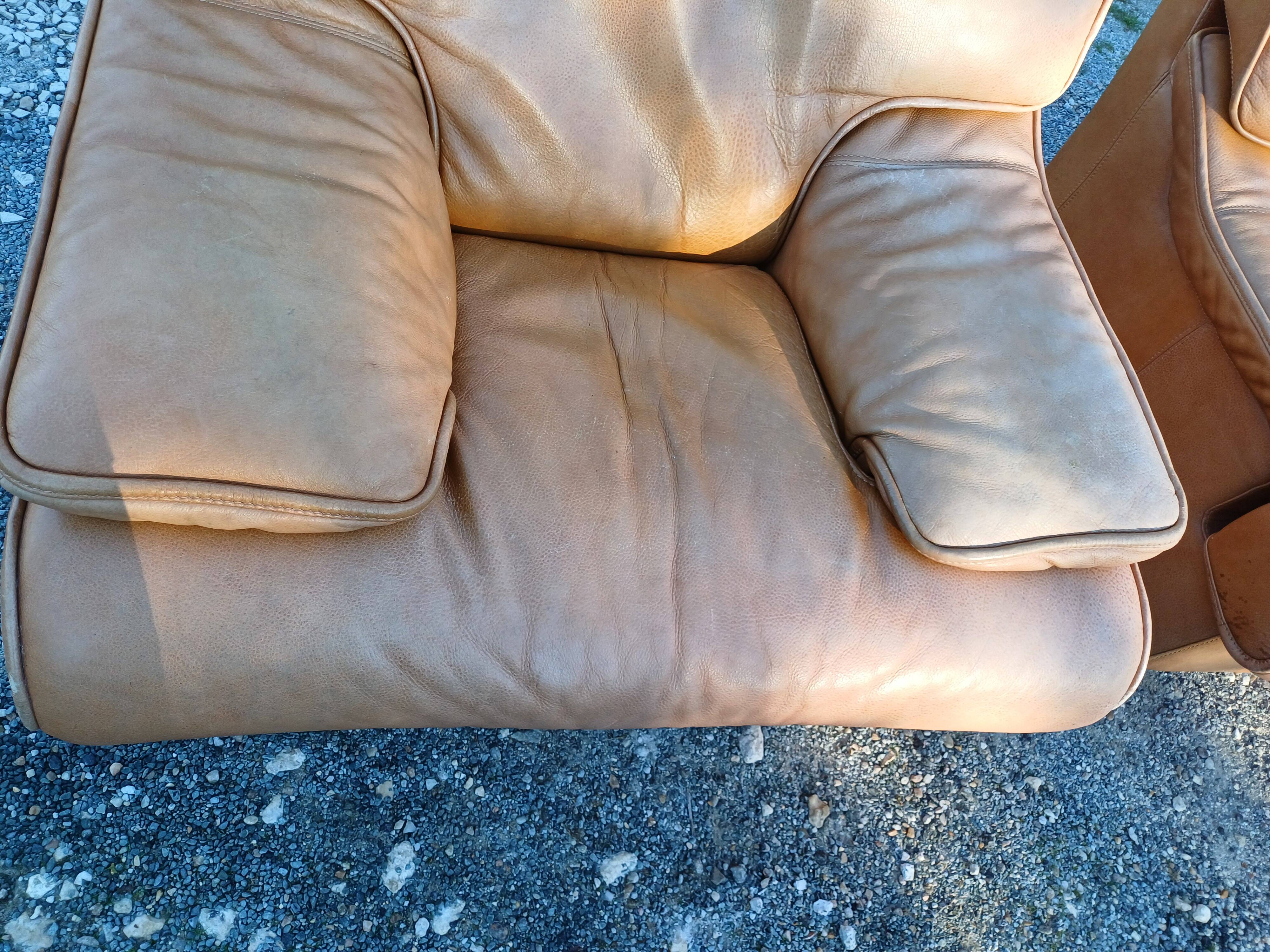 Paire de Fauteuils Vintage en Skai Marron Clair