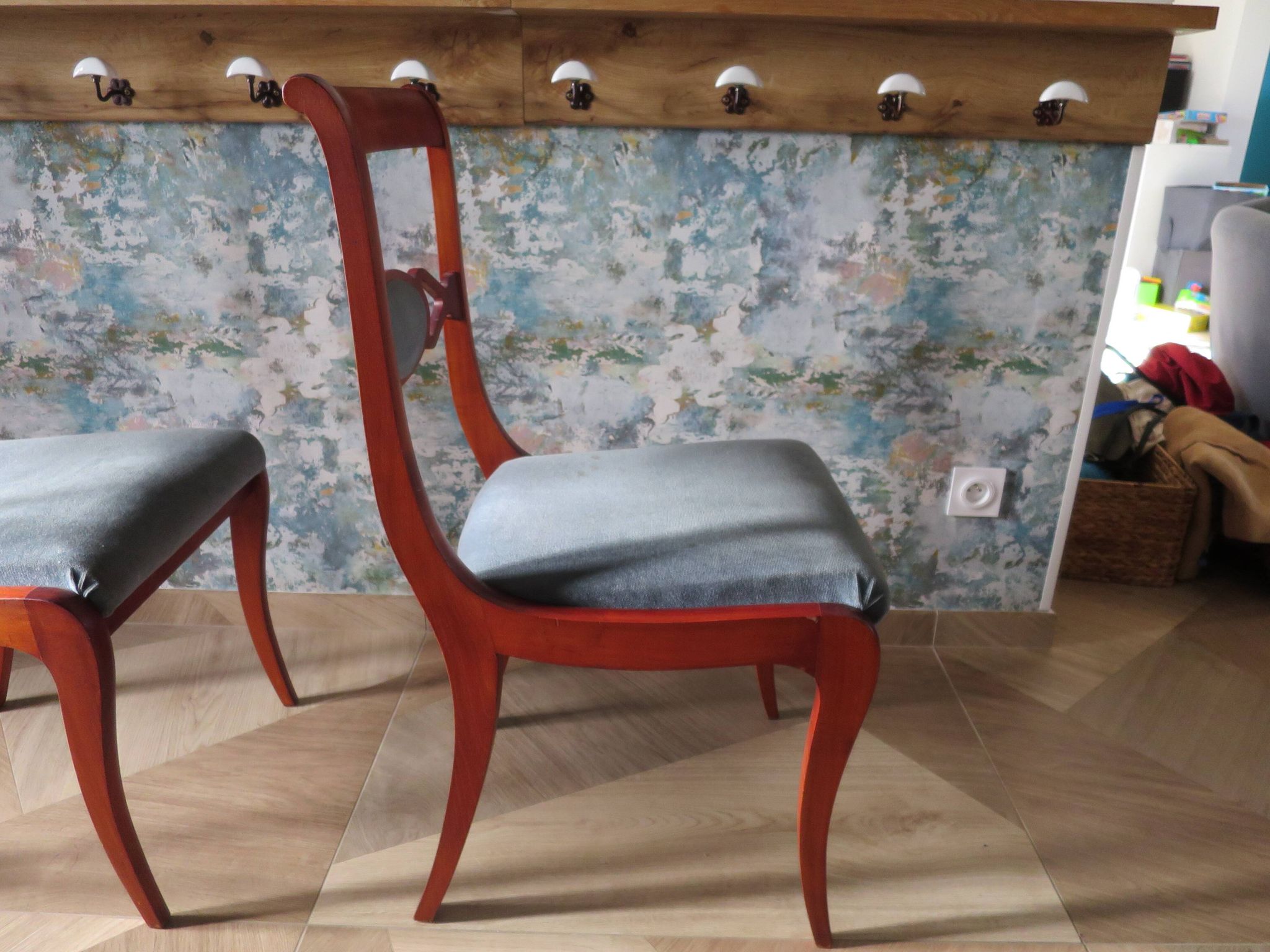 Rare - Set of 4 Louis Philippe/restoration style chairs with medallion - Colour blue / cherry wood