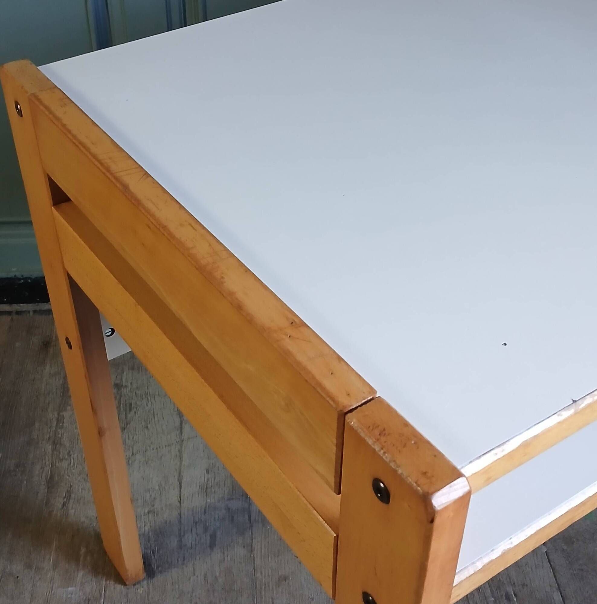 Desk A. Sornay (dlg) in solid beech & white laminate