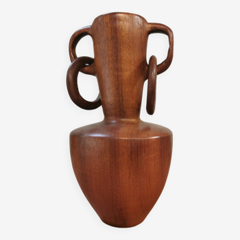 vase en bois sculpté dans la masse