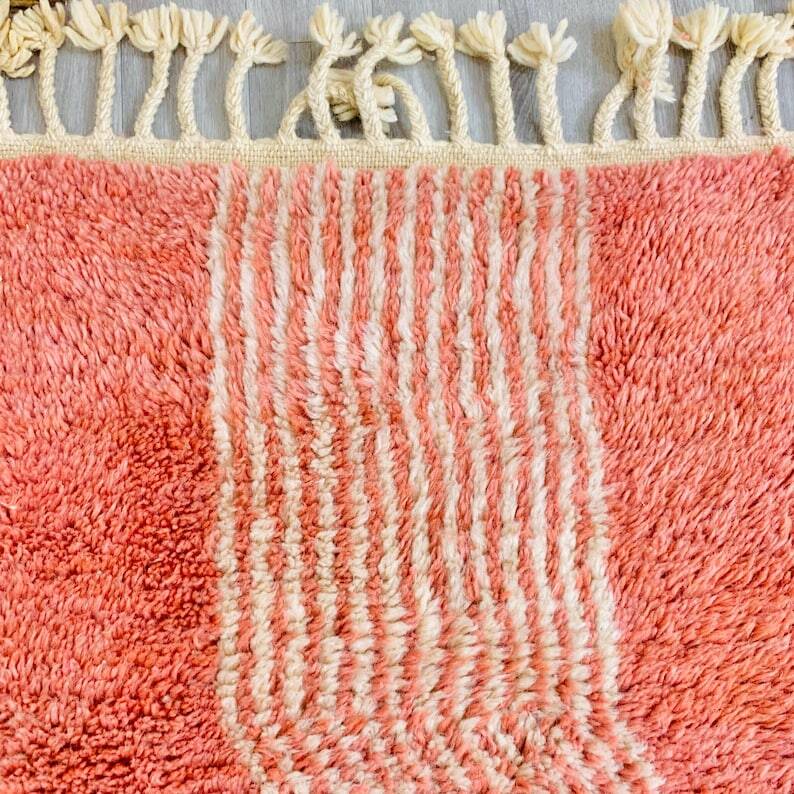 Beige Berber rug with geometric patterns 250cm x 150cm