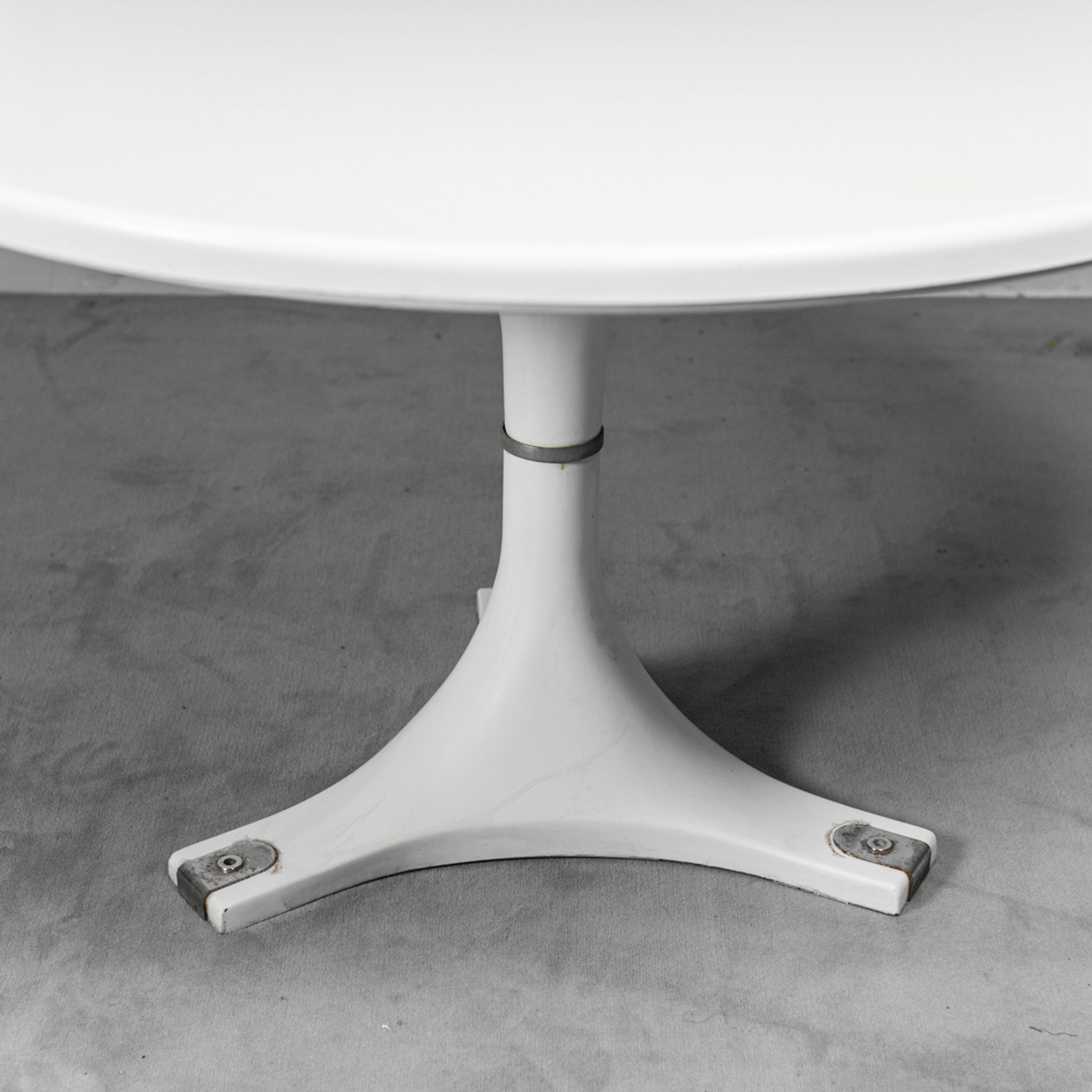 Vintage 1960s round table