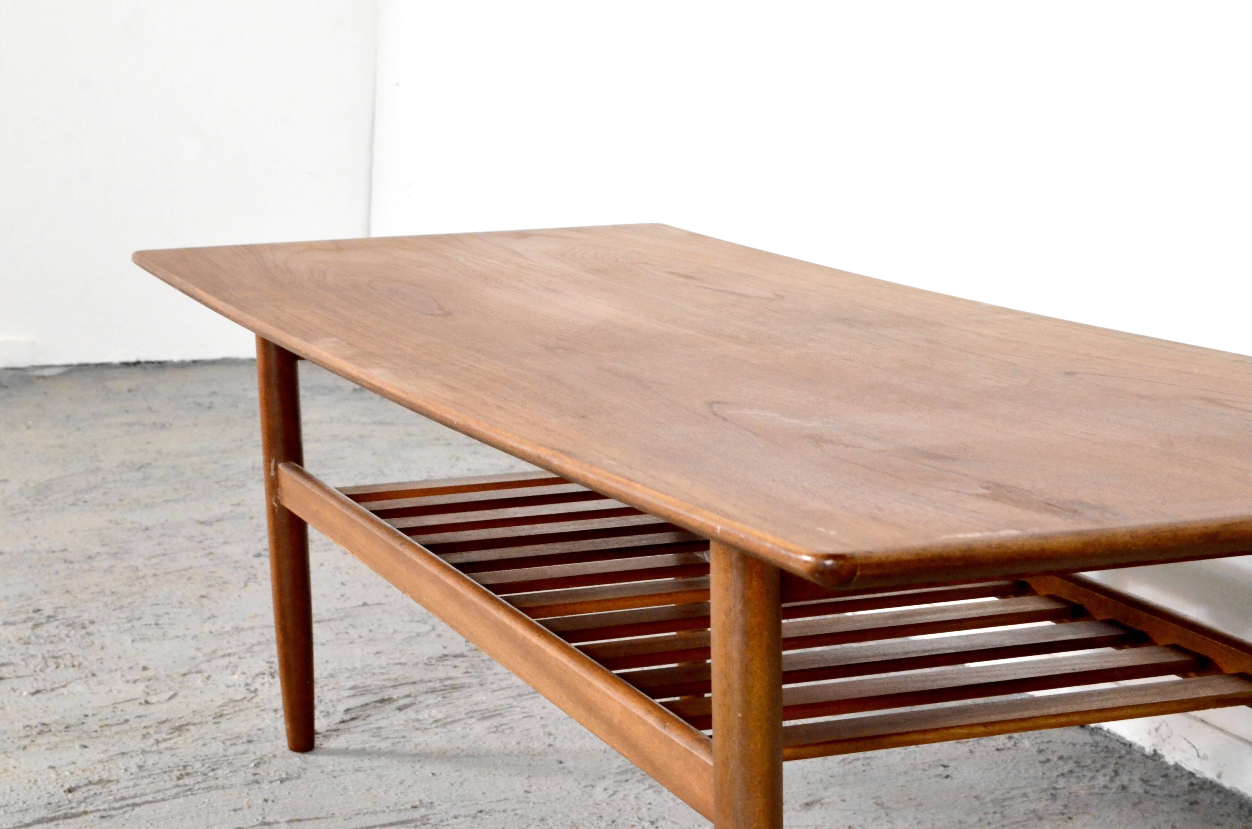 Table basse vintage danoise en teck