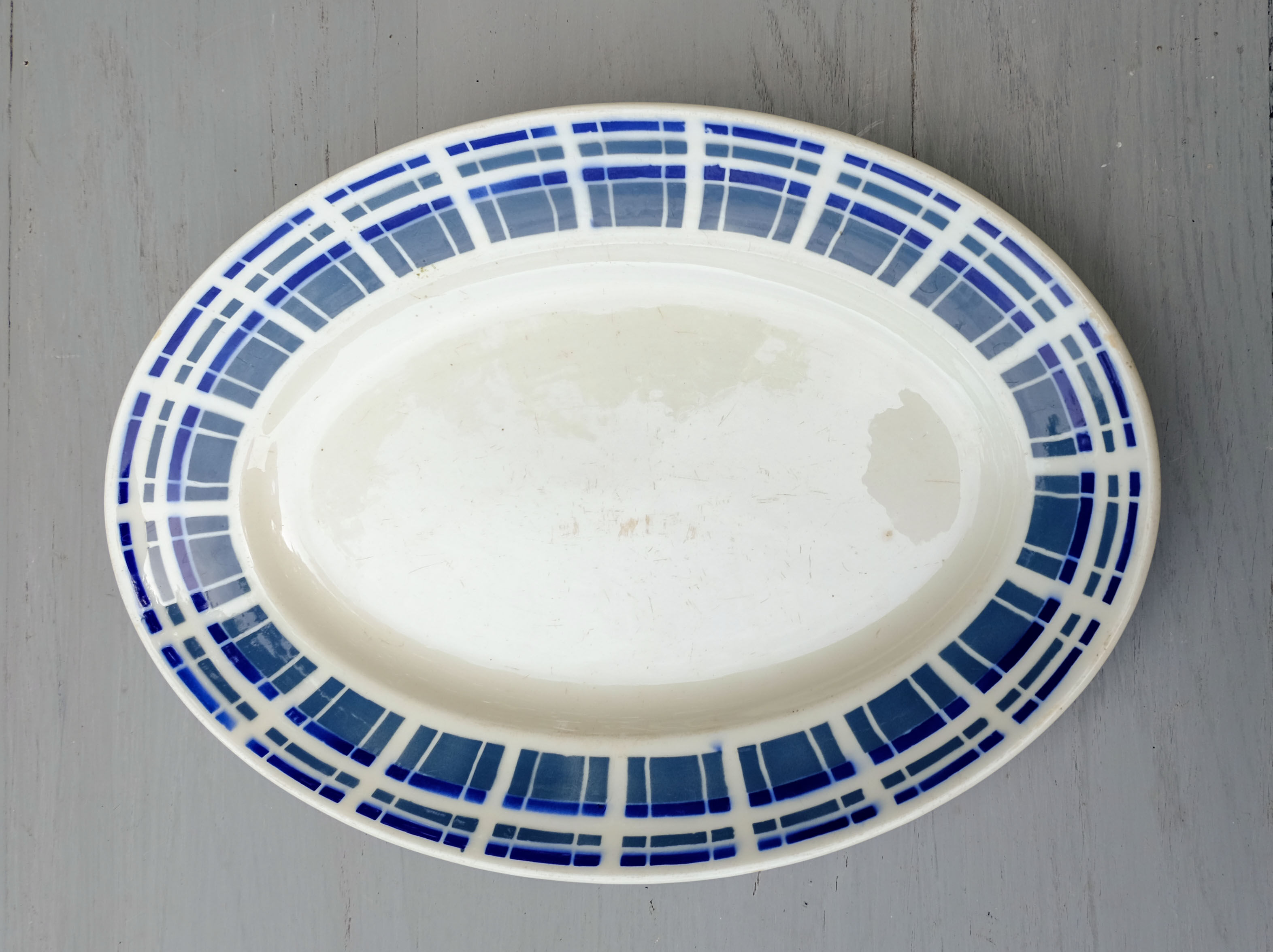 Oval dish in badonvillier earthenware