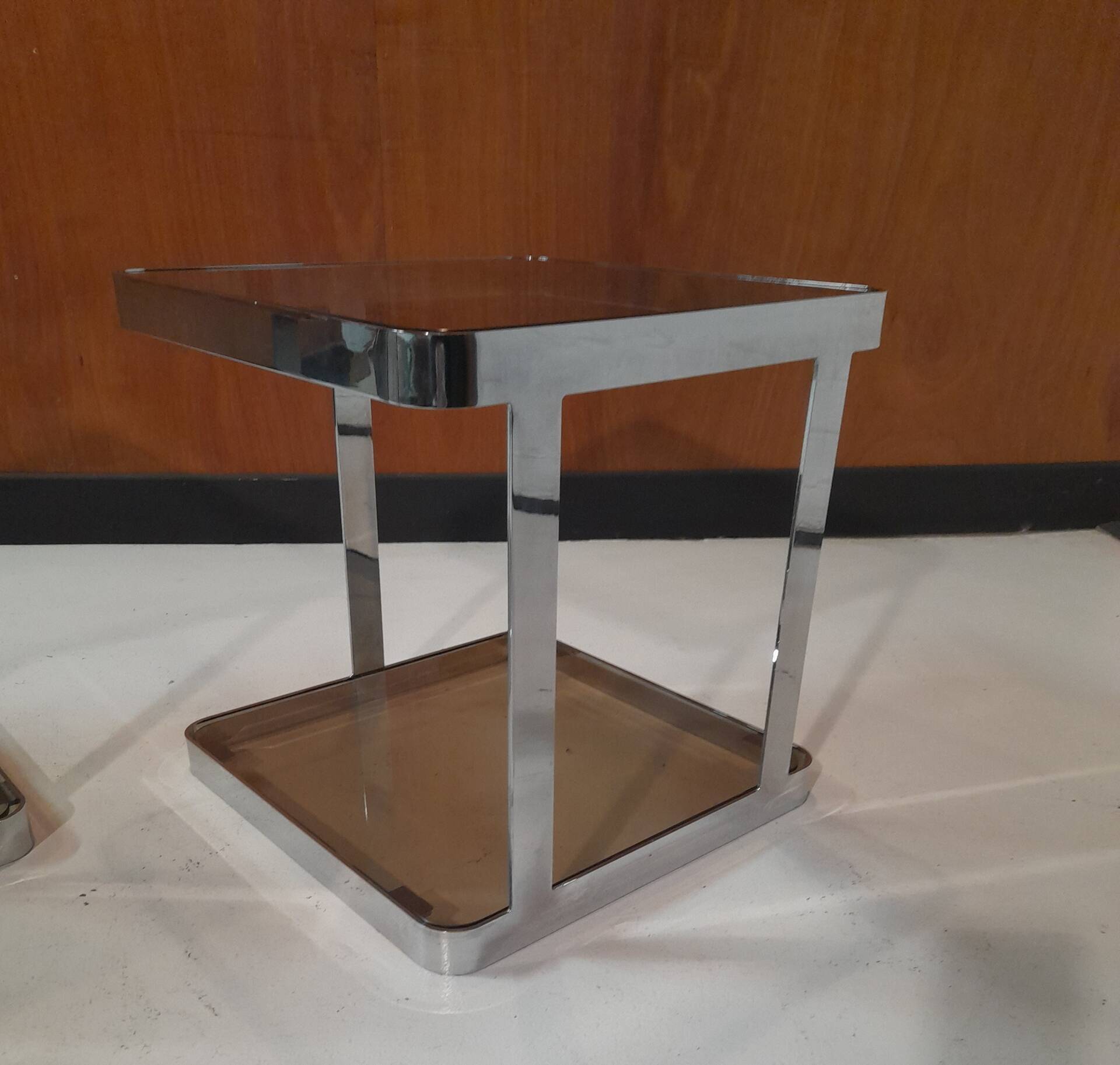 Paire de tables d'appoint ou bouts de canapé vintage