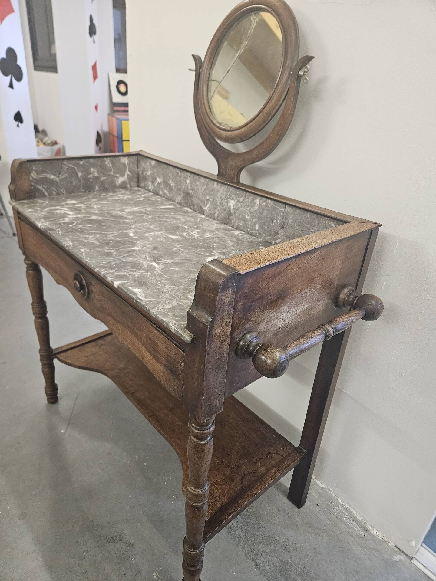 Coiffeuse 1900 ou meuble de toilette
