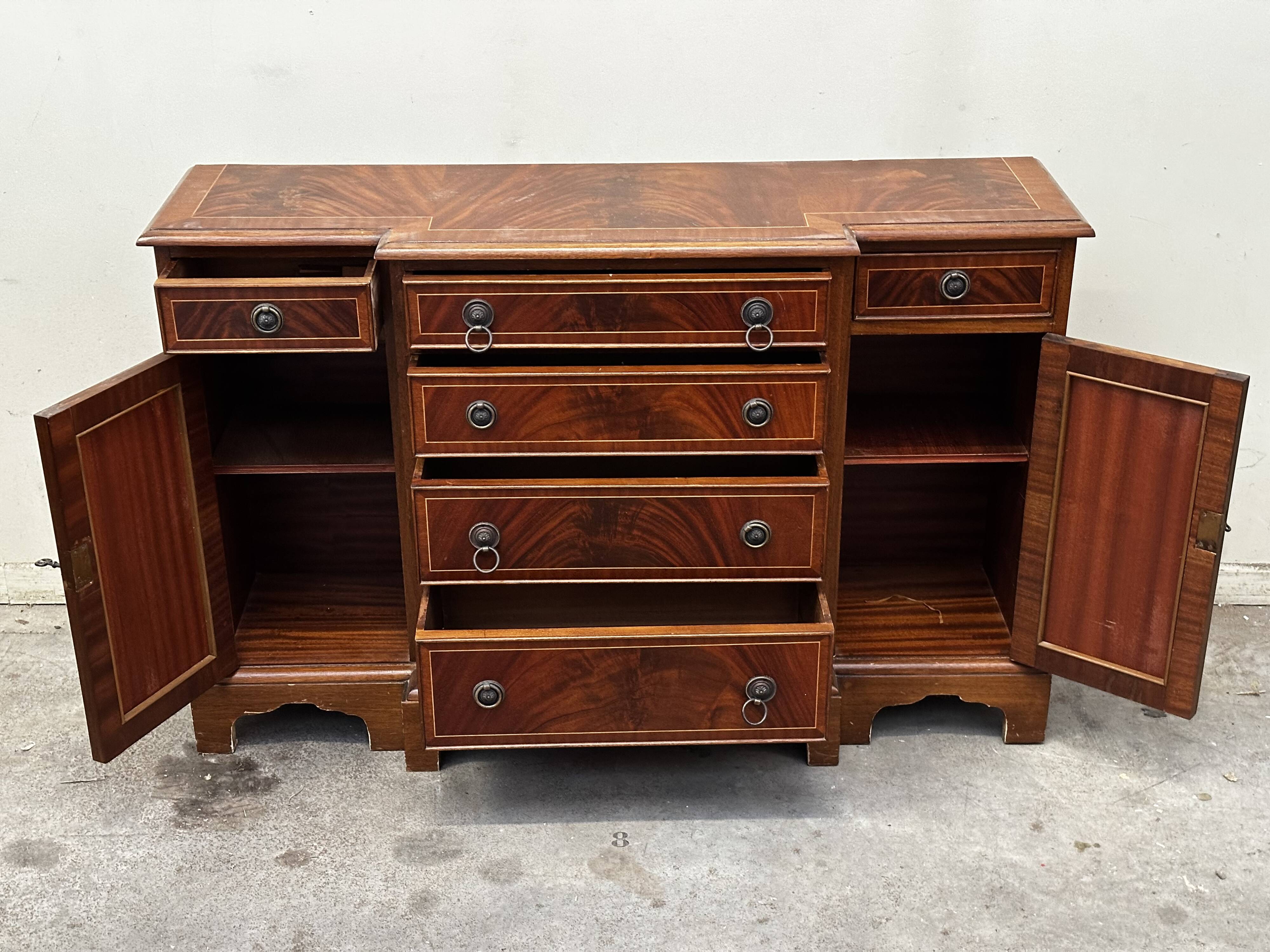 Buffet Anglais en acajou fin 19 e