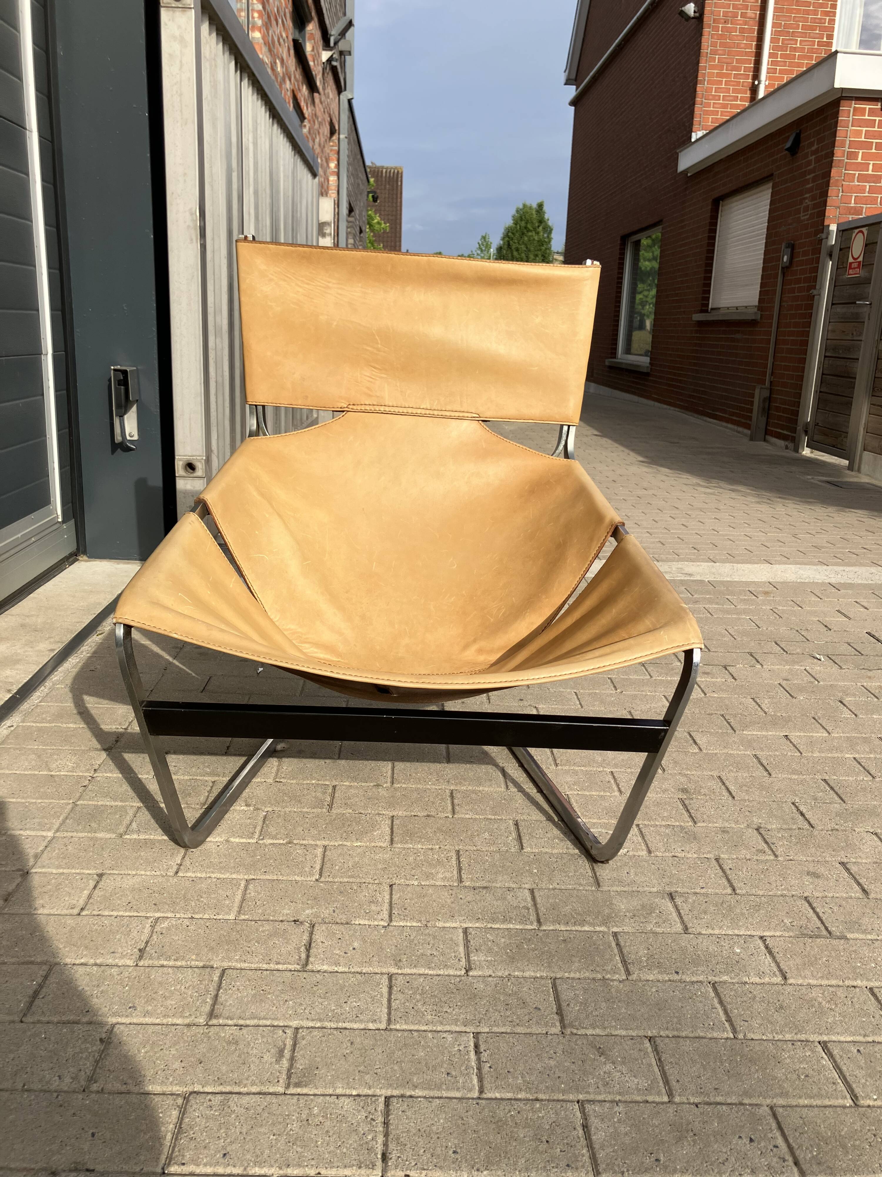 Artifort F444 van Pierre Paulin, natural camel leather