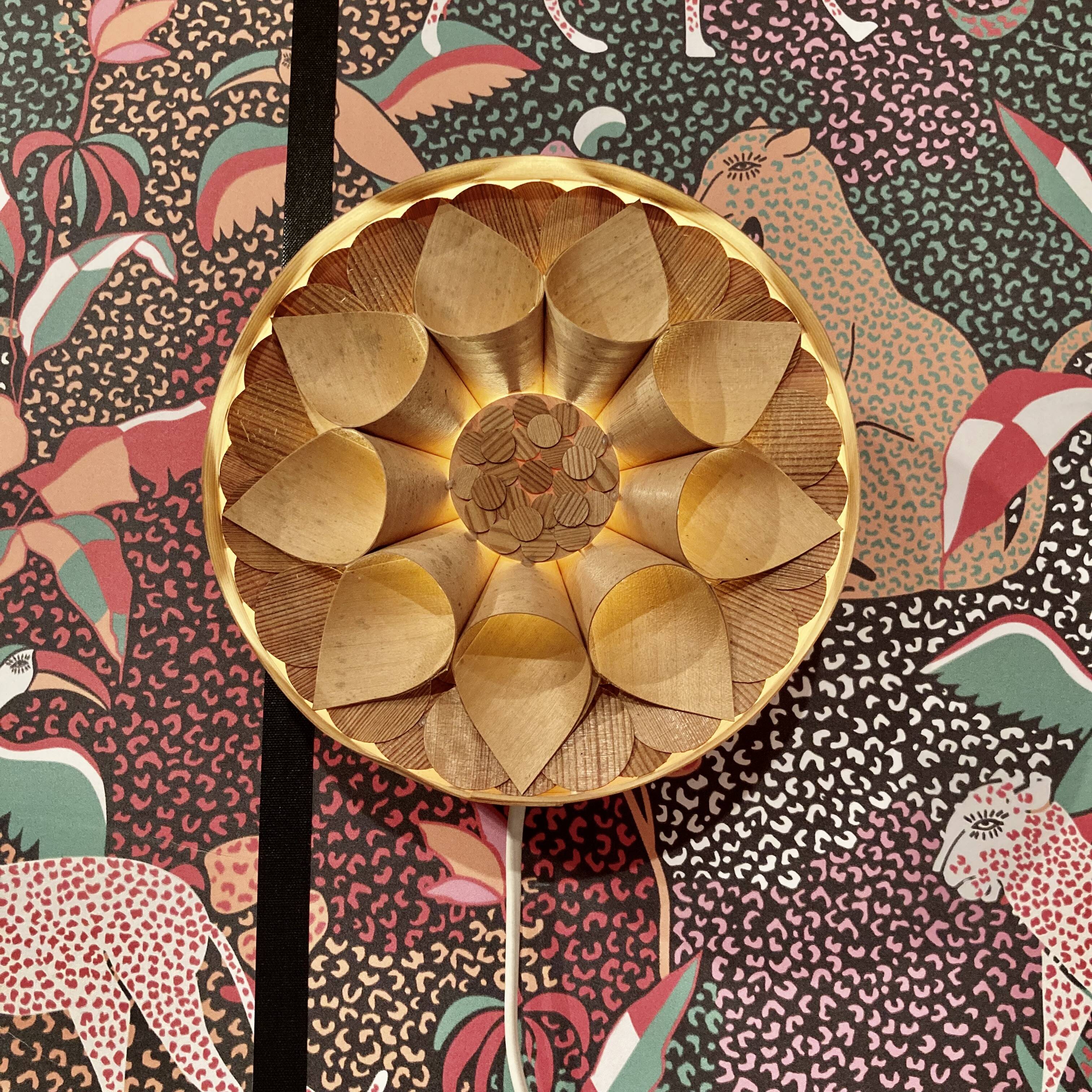 ELEGANT SCANDINAVIAN DESIGN WALL LIGHT 1950.