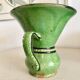 Vase en terre cuite émaillé vert