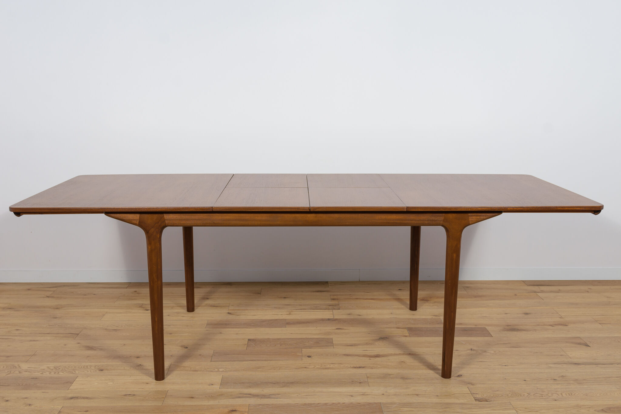 Mid-Century Teak Extendable Dining Table from McIntosh, 1960s