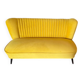 Mid-century Scandinavian yellow velvet canapé, solid beech frame and legs, 1950s.