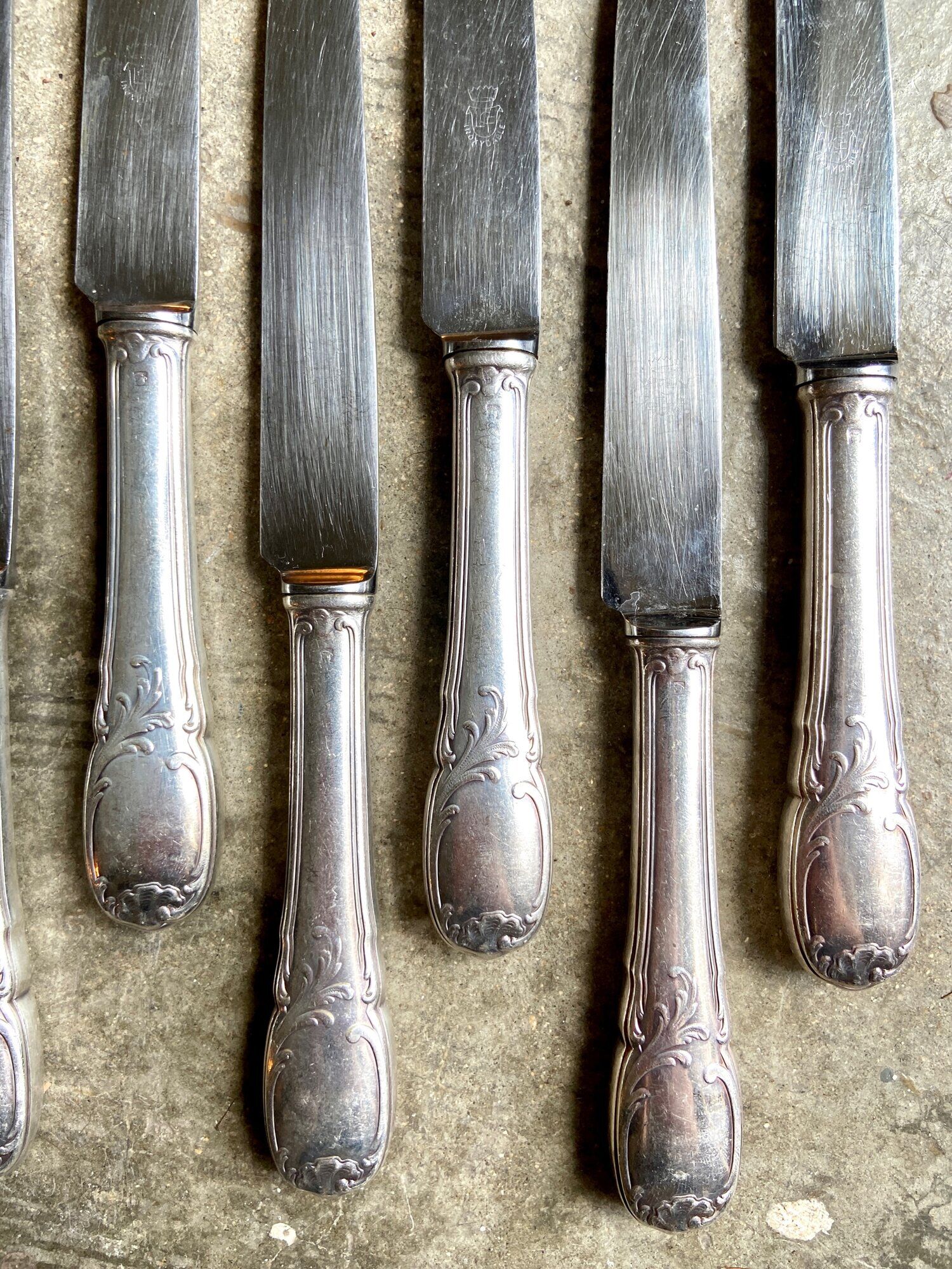 6 silver metal knives
