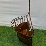 Iron wall planter