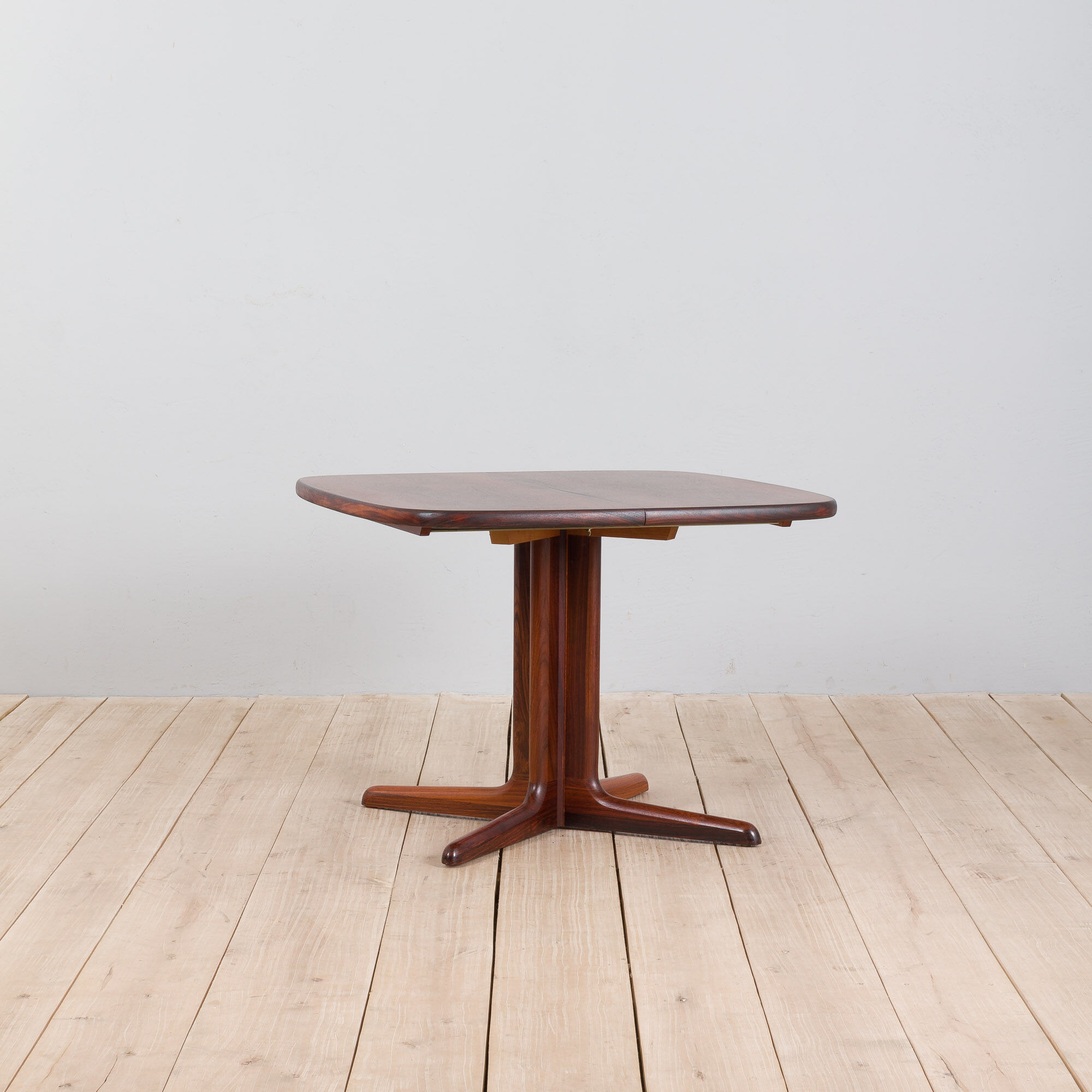 Skovby rosewood extendable table with 2 leaves, Denmark 1970s